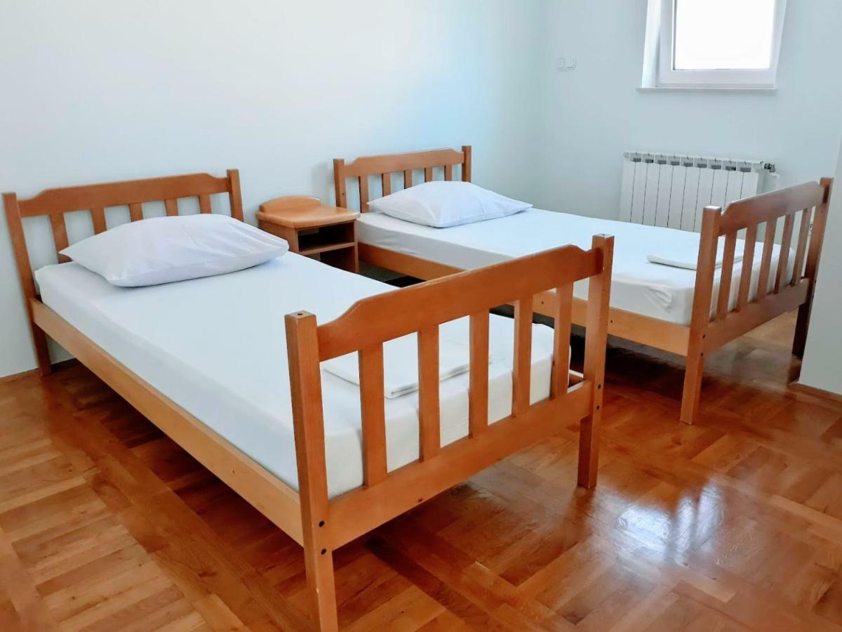 Apartments Andela スベティ・フィリップ・イ・ヤコブ エクステリア 写真